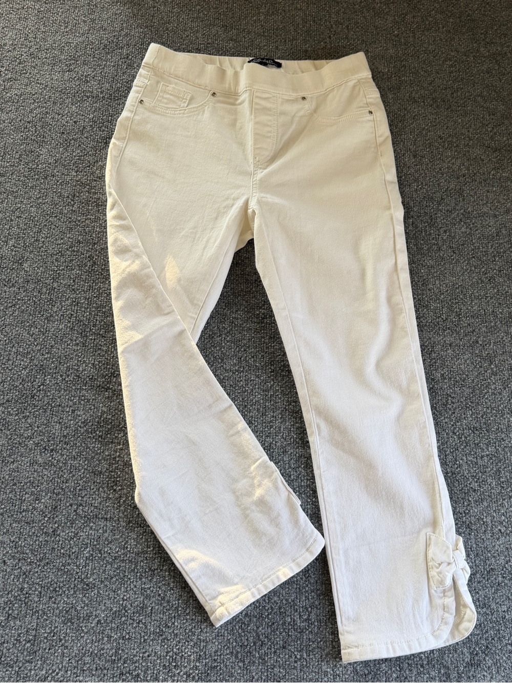 Women's Charlie B White Straight-Leg Pants with Hem Bow Pull On Size 4